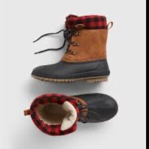 Gap Kids Insulated Lined Snow Duck Boots 1-2 EUC winter snow boots boho buffalo